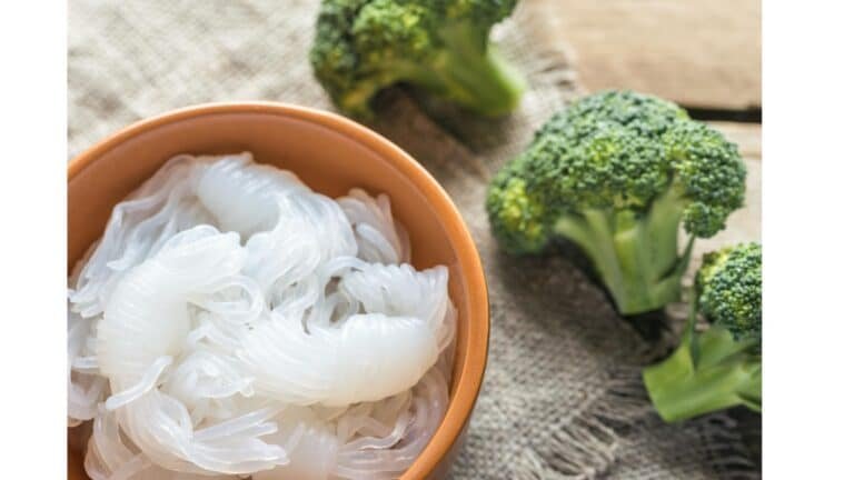 Konjac knot bowl and a broccoli aside